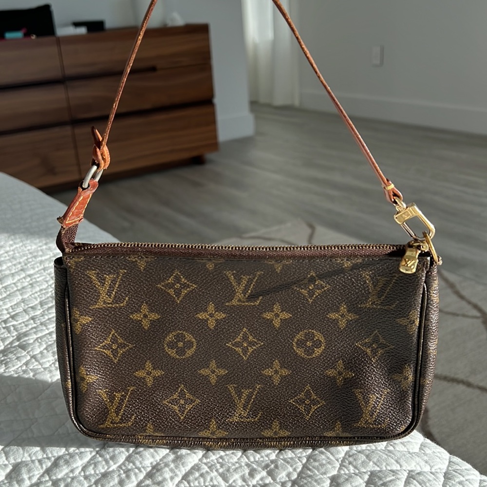 Vintage Louis Vuitton bag pochette